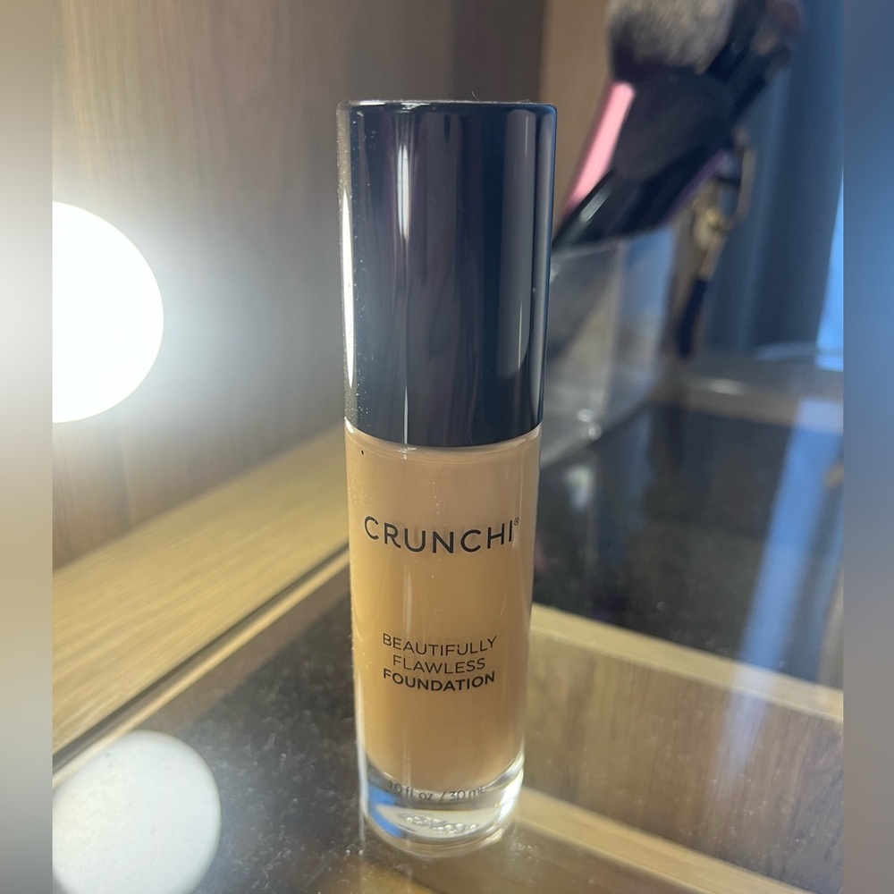 Crunchi Beautifully Flawless Foundation — 2.5